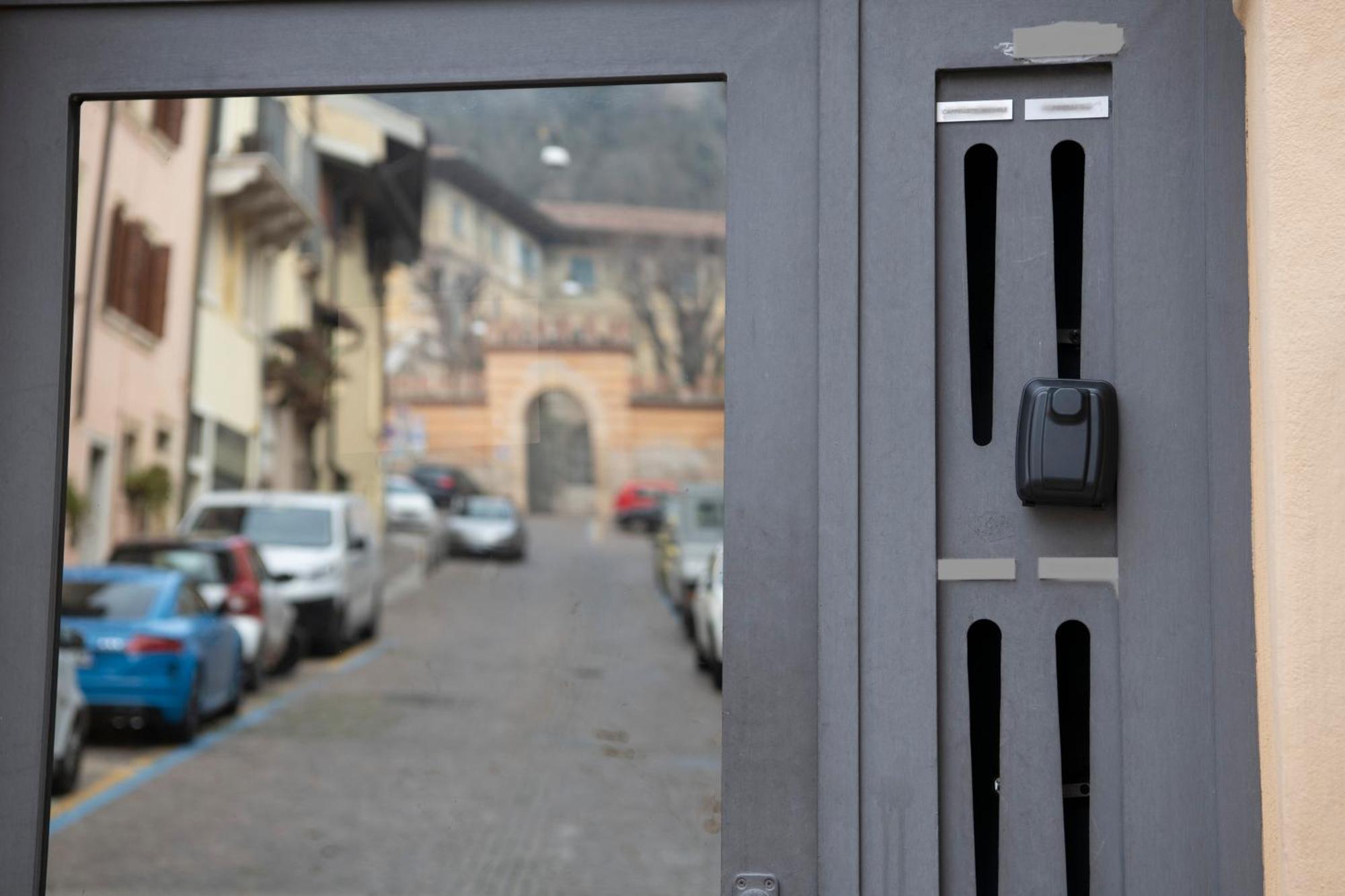 Ai Piedi Del Castello / 4Pl / Apt. Full Верона Екстериор снимка