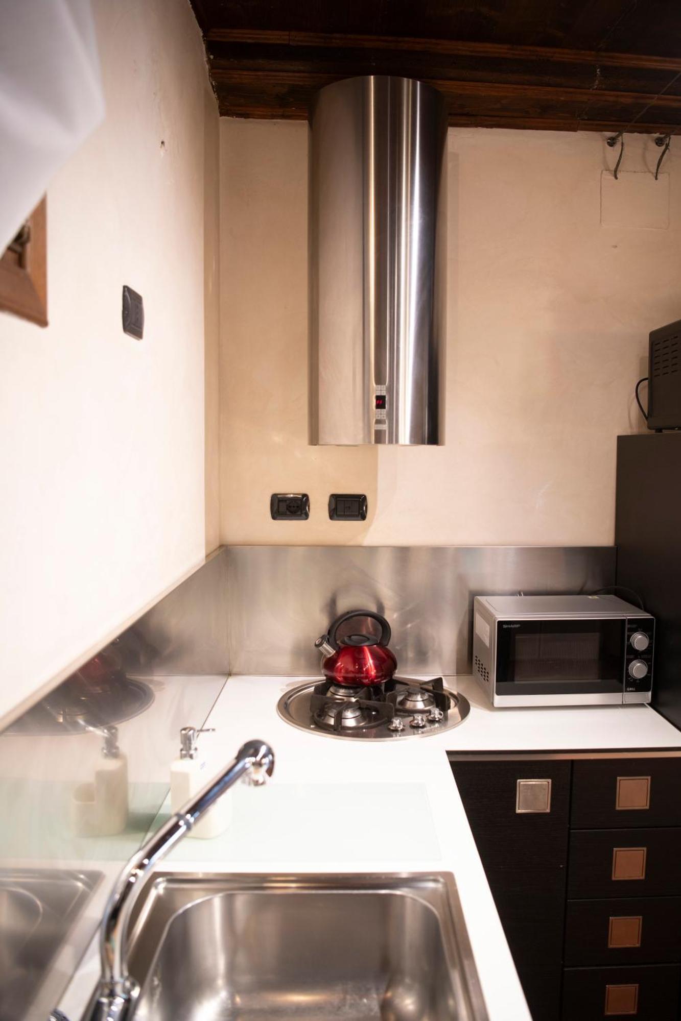 Ai Piedi Del Castello / 4Pl / Apt. Full Верона Екстериор снимка