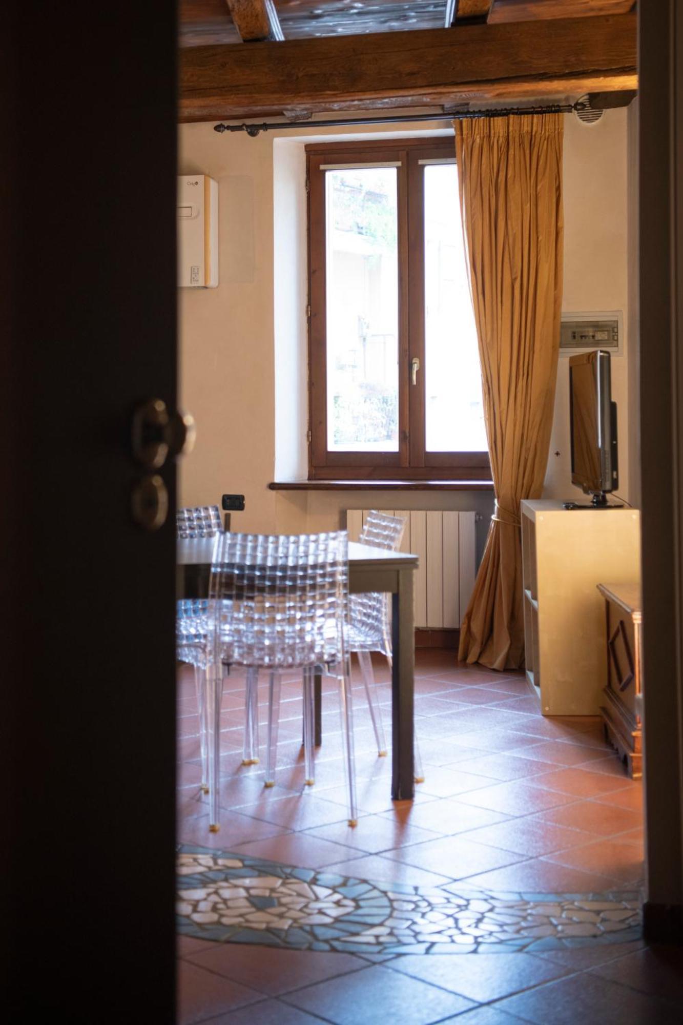 Ai Piedi Del Castello / 4Pl / Apt. Full Верона Екстериор снимка