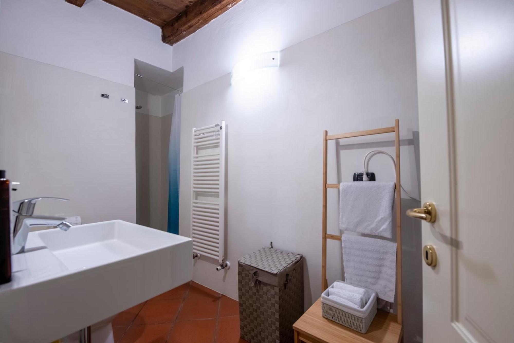 Ai Piedi Del Castello / 4Pl / Apt. Full Верона Екстериор снимка